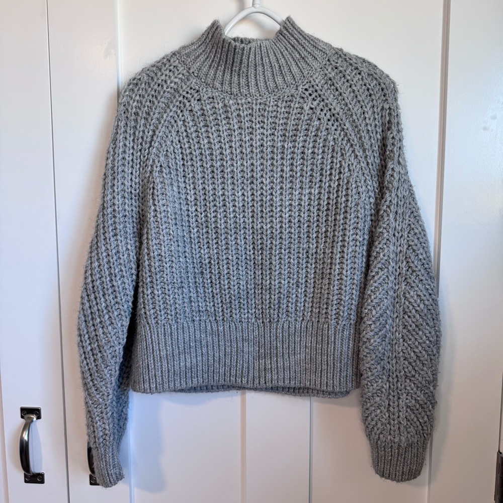 H&M Gray Open Knit Chunky Sweater Mock Neck‎ Wool Blend Size Small